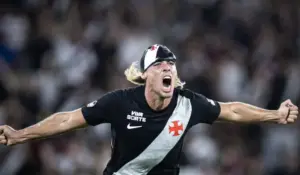 Vasco 3 x 2 Fluminense - Cruzmaltino vira no fim e embala no Brasileirão