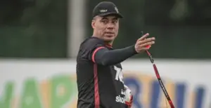 Técnico do Vitória aponta falta de eficácia após derrota no Ba-Vi
