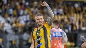 Destaque no Novorizontino, Léo Naldi tem retorno ao Vitória pedido por torcedores