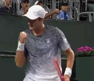 João Fonseca vira e avança no Masters 1000 de Indian Wells