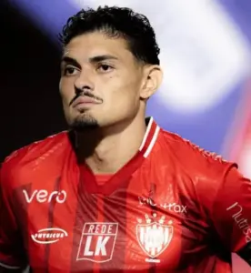 Noroeste empresta zagueiro Carlinhos para a sequência da temporada