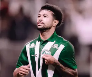 Algoz do Corinthians, Lucas Ronier confirma projeções e brilha no início do Brasileirão