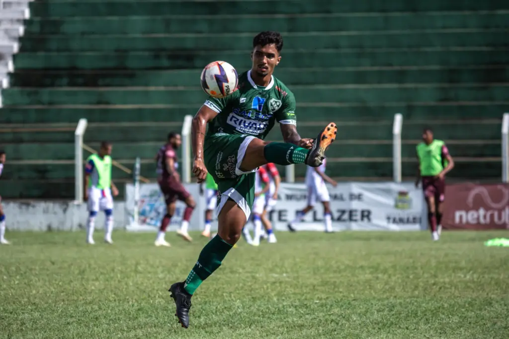 Meia do Tanabi celebra boa fase no Paulistão A4 RIVALO