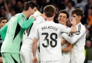 ESPANHOL: Valverde brilha novamente, e Real Madrid goleia Elche e pressiona o Barcelona