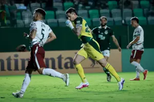 Goiás 3 x 0 Fluminense-PI - Goleiro ajuda Verdão a avançar na Copa do Brasil
