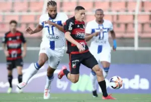 Água Santa 'limpa' comissão técnica após vexame em Itu