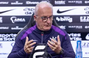 Dorival critica postura do Corinthians no mercado e lamenta falta de reposições no elenco