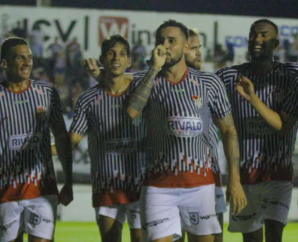 Rio Claro 2 x 3 Bandeirante - Leão surpreende e bate Galo Azul no Schmidtão