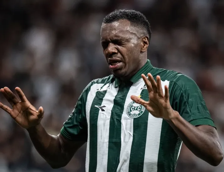 Jacy abriu o placar na Neo Química Arena (Foto: JP Pacheco | Coritiba)