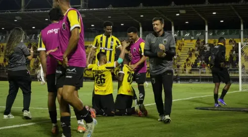 Volta Redonda vence a Chapecoense (Foto: Rodrigo Ifanger)