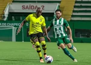 Chapecoense 2 x 1 São Bernardo - Aos 46, pênalti deu a vitória para a Chape
