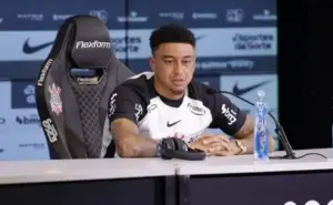 Lingard exalta Corinthians e alfineta atacante do Palmeiras