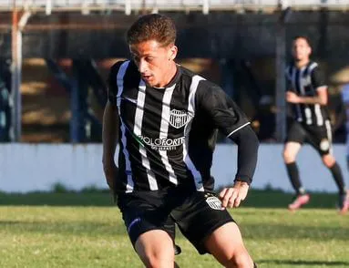 Maçola, novo reforço da Portuguesa Santista (Foto: Divulgação)