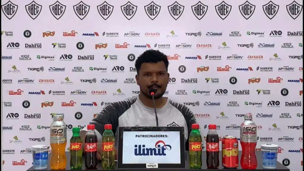 Prata da casa, Victor Barreto comanda o Rio Branco pela 1ª vez