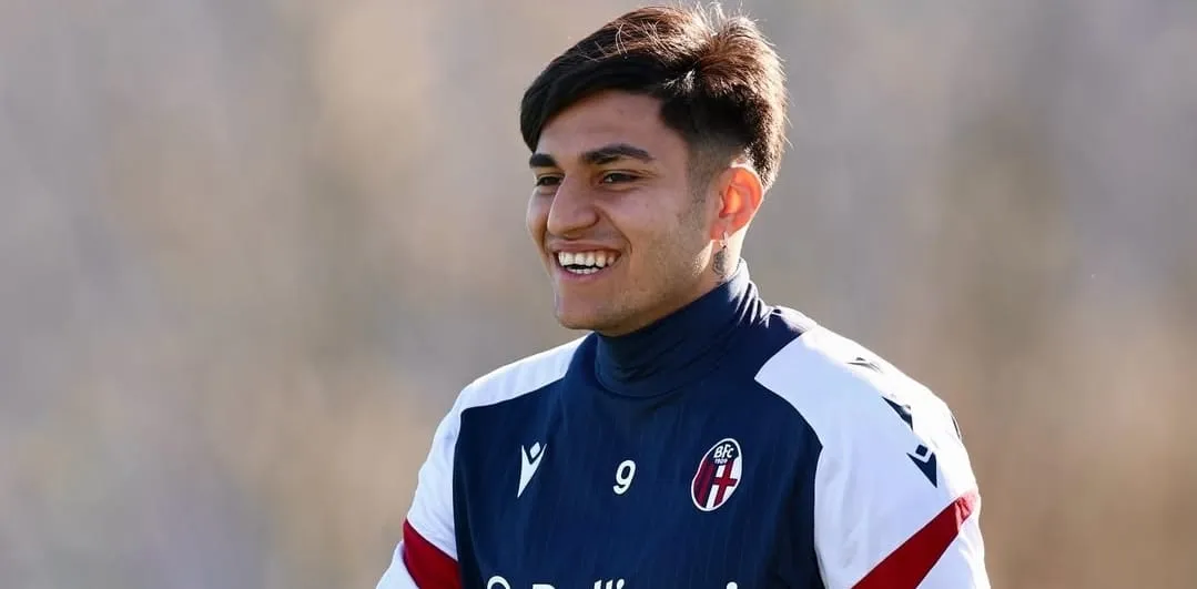 Santiago Castro durante treino (Foto: Divulgação-Bologna)