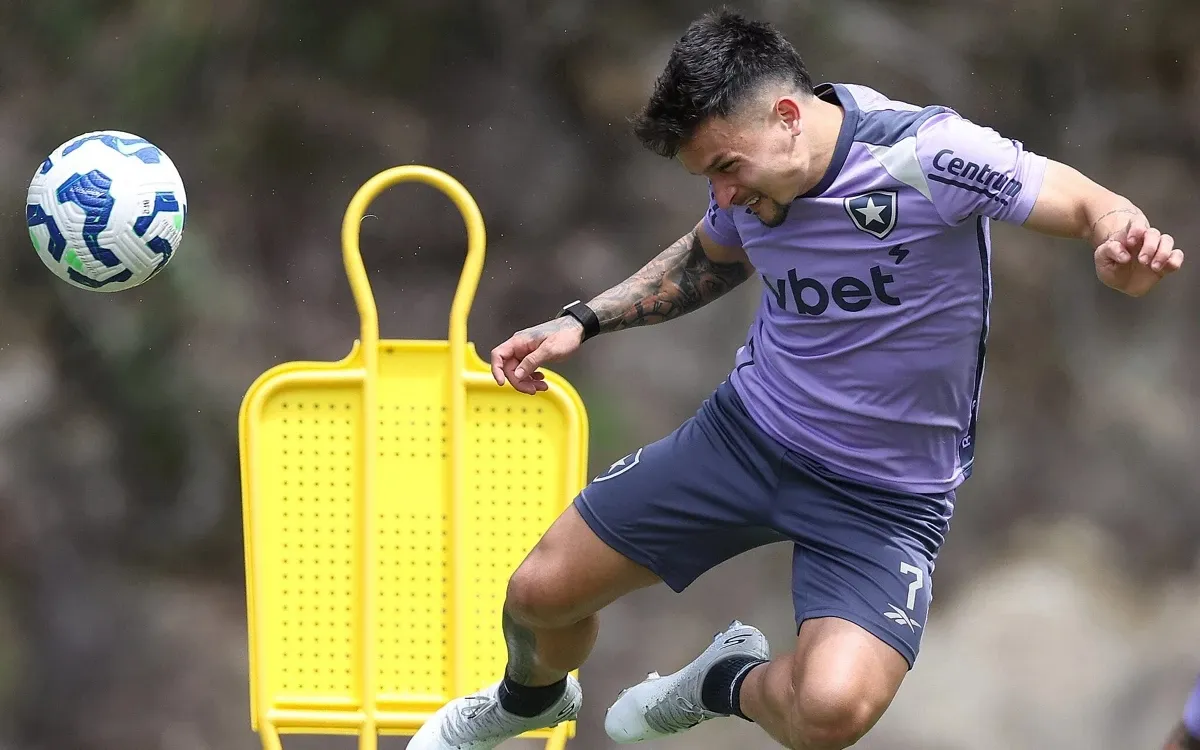 Artur chega ao São Paulo como confirmação do respaldo a Roger Machado (Foto: Vitor Silva / Botafogo)