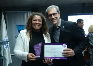 Ponte Preta recebe selo de Instituição Amiga da Mulher em cerimônia com prefeito de Campinas