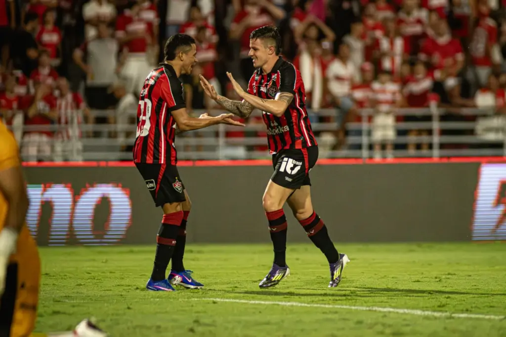 Vitória vantagem intervalo CRB Copa do Nordeste