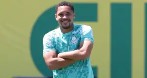 Palmeiras planeja retorno gradual de Vitor Roque