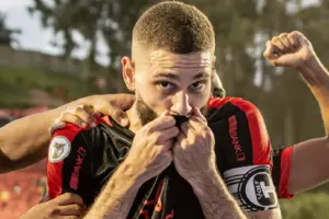 Vitória monitora Wagner Leonardo e busca subir nível do elenco