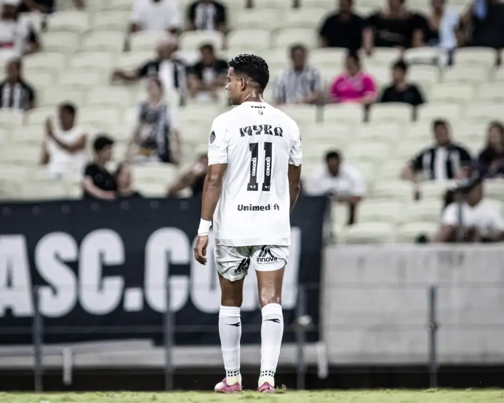 Wallyson mantido titular ABC