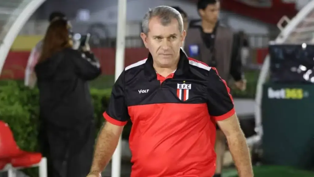 Sport segue no mercado após negativa de Eduardo Baptista