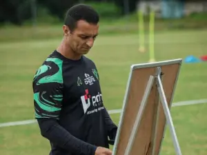 Após vitória diante do rival, técnico Júnior Rocha fica a um empate do título pelo Paysandu