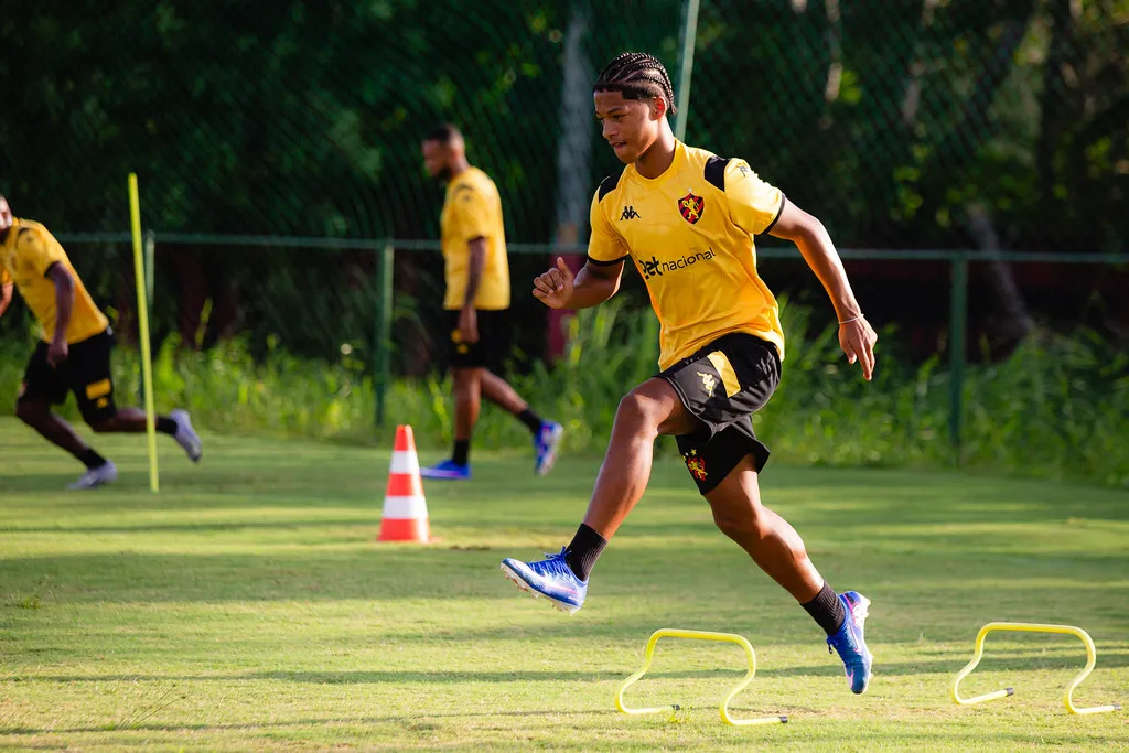 Zé Lucas mantido Sport