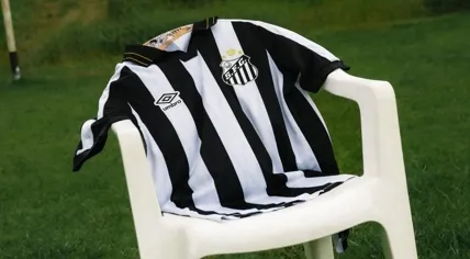 Santos revela novo manto reserva com detalhes da Vila Belmiro