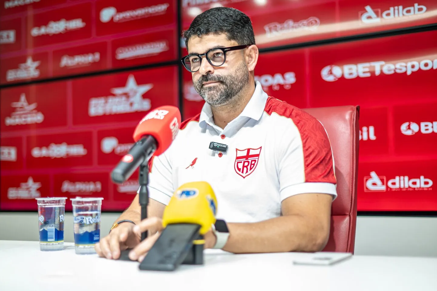 CRB anuncia desligamento de Ari Barros após jejum de vitórias e crise na Série B (Foto: Francisco Cedrim/CRB)