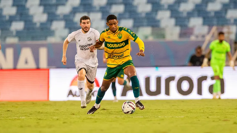 Cuiabá 0 x 2 Ceará - Vozão vence 1ª com shows de Richard e Alano 3 Cuiabá 0 x 2 Ceará - Vozão vence 1ª com show de Richard e Alano (Foto: Ascom/Dourado)