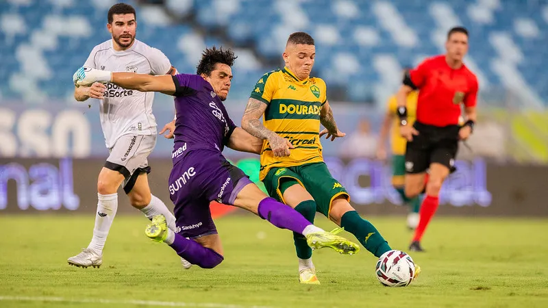 Cuiabá 0 x 2 Ceará - Vozão vence 1ª com show de Richard e Alano (Foto: Ascom/Dourado)