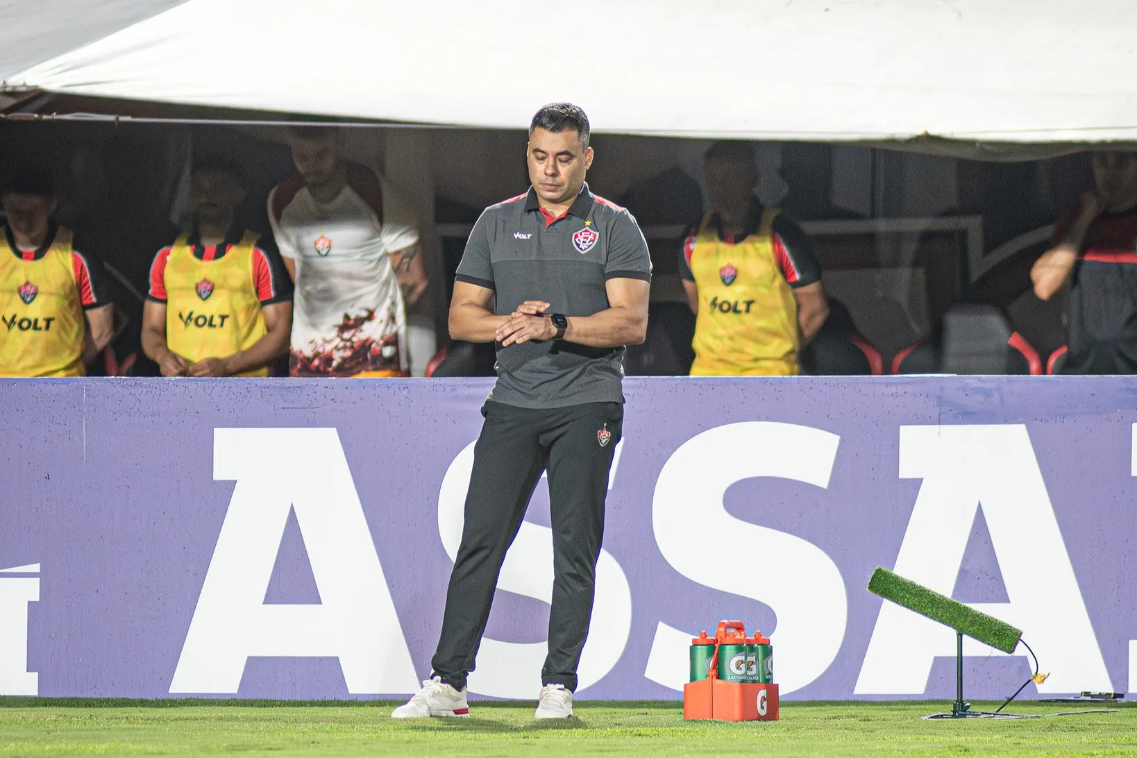 Jair Ventura rebate críticas e exalta goleada do Vitória no Nordestão (Foto: Victor Ferreira/ECV)