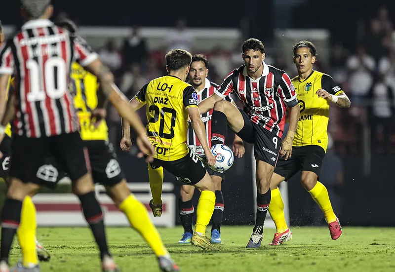 SUL-AMERICANA: São Paulo e Grêmio vencem, Santos e Vasco tropeçam (Foto: Paulo Pinto / São Paulo FC)