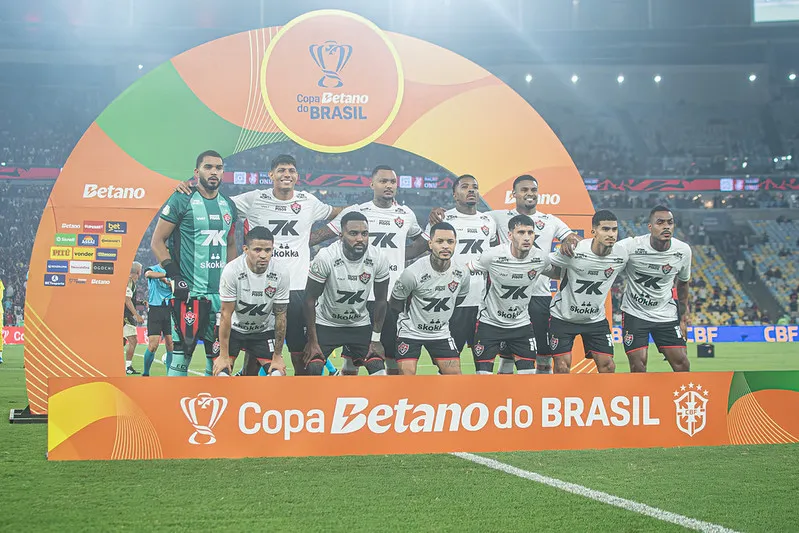 Vitória é punido pelo STJD após críticas contra arbitragem (Foto: Victor Ferreira/ECV)