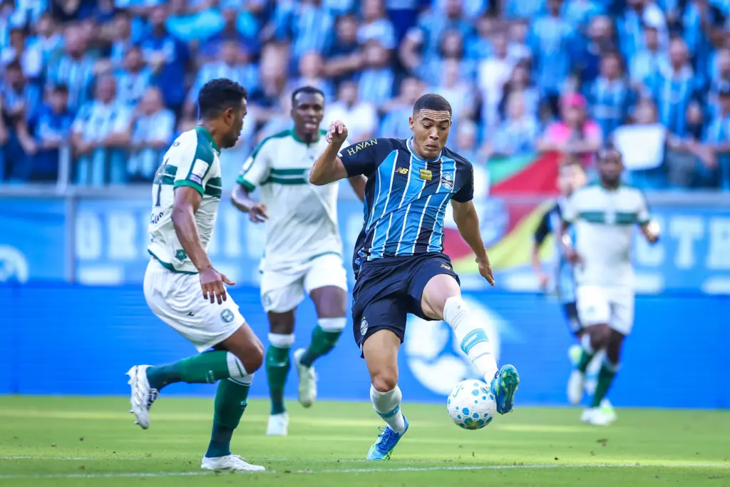 Grêmio 1 x 0 Coritiba - Tricolor respira no Brasileirão