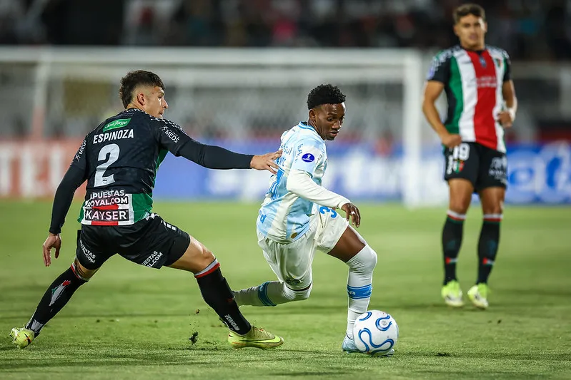 Grêmio e Palestino empataram sem gols no Estádio Municipal de La Cisterna, no Chile (Foto: Lucas Uebel)