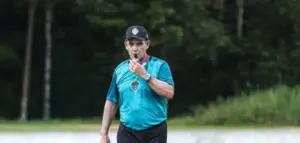 Técnico do Manaus-AM lamentá gol sofrido no final do jogo