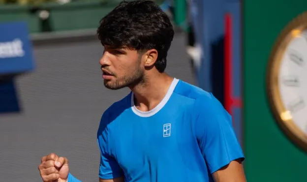 Alcaraz abandona em Barcelona com dores no punho e Sinner abre vantagem