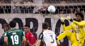 Pipa, pelúcia e confusões: a súmula de Corinthians e Palmeiras