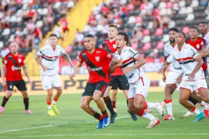 Botafogo-SP 1 x 1 Atlético-GO - Pantera vacila, mas se mantém no G6 da Série B