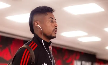 Flamengo acerta renovação com Bruno Henrique até 2027