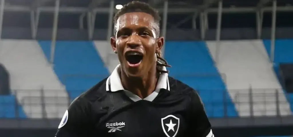 Danilo exalta vitória do Botafogo-RJ na Sul-Americana: 'Muita dedicação'
