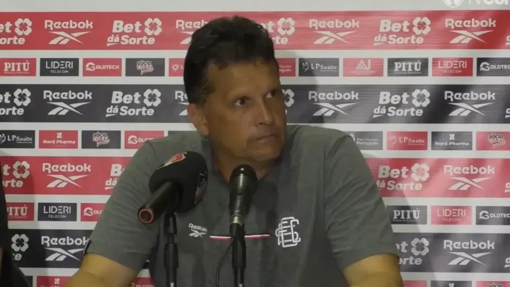 Claudinei exalta entrega do Santa Cruz em vitória marcada por temporal