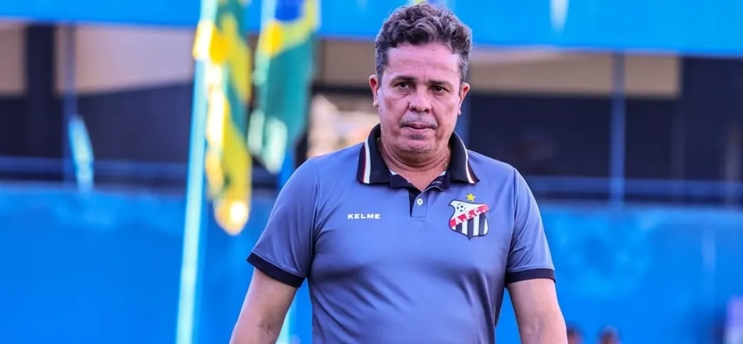 Evaristo Piza estreia com grande vitória e tira o Anápolis da lanterna