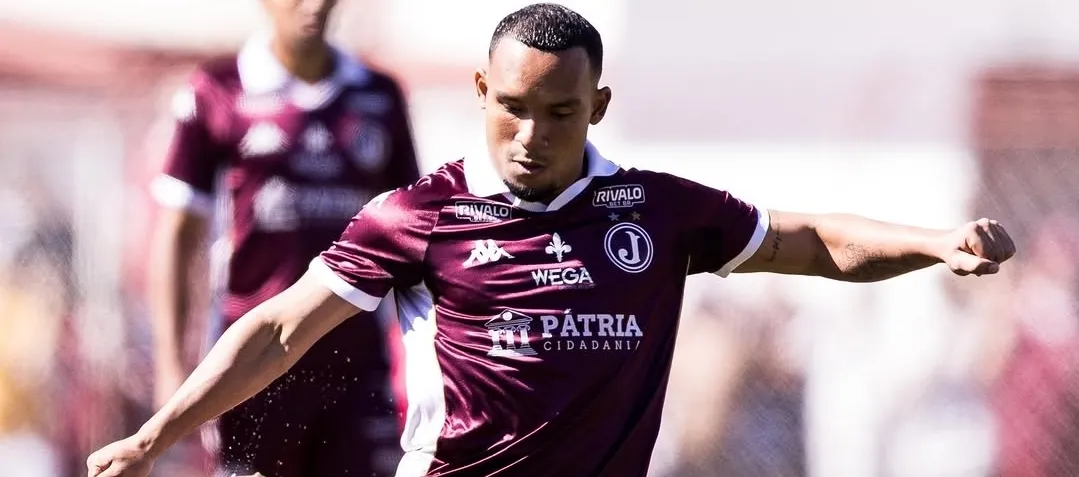 Elkin Muñoz em ação pelo Moleque Travesso (Foto: Bruno Costa-Juventus SAF)