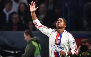 Endrick leva bronca de possível rival da Copa após 'provocar' torcida do PSG