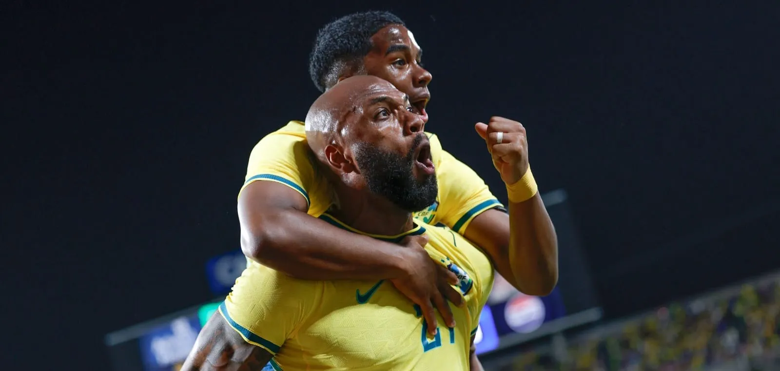 Endrick celebra gol com Igor Thiago (Foto: Rafael Ribeiro-CBF)
