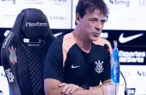 Diniz exalta entrega dos jogadores do Corinthians