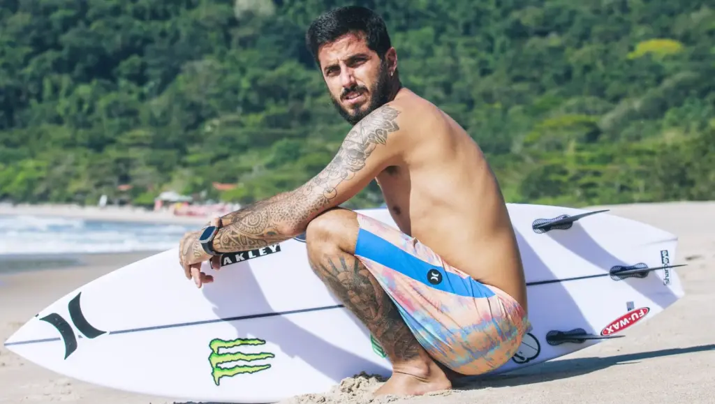 Filipe Toledo se reconecta com o Brasil após 11 anos nos EUA